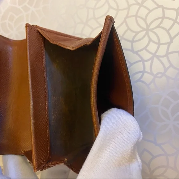 Louis Vuitton Card / Coin Purse - Picture 12 of 16